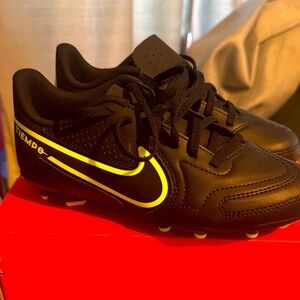 Nike Kids Tiempo Black and Yellow Sneakers brand new with the box size 3Y
